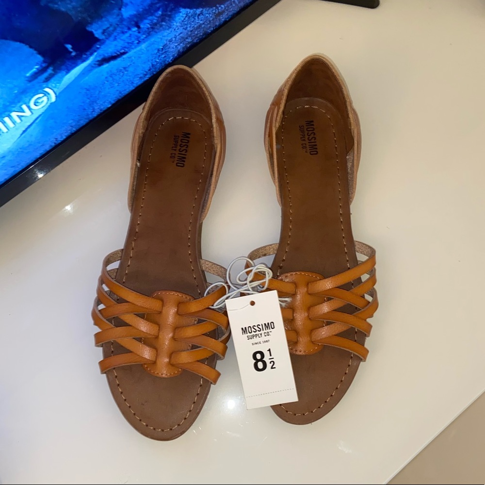 MOSSIMO NEW SANDALS